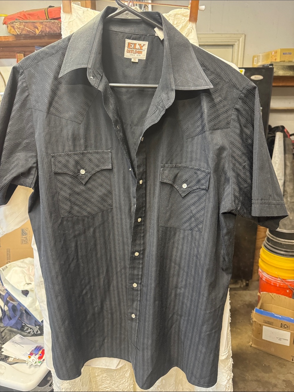 Ely Cattleman black pearl snap short sleeve shirt size 16